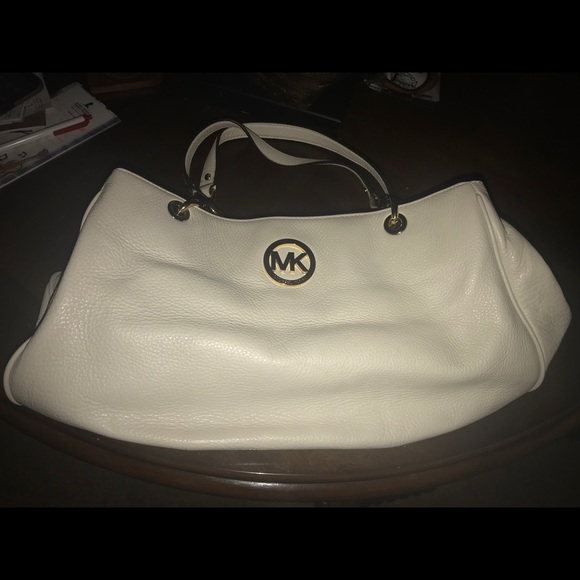 MK Handbag - Picture 1 of 4